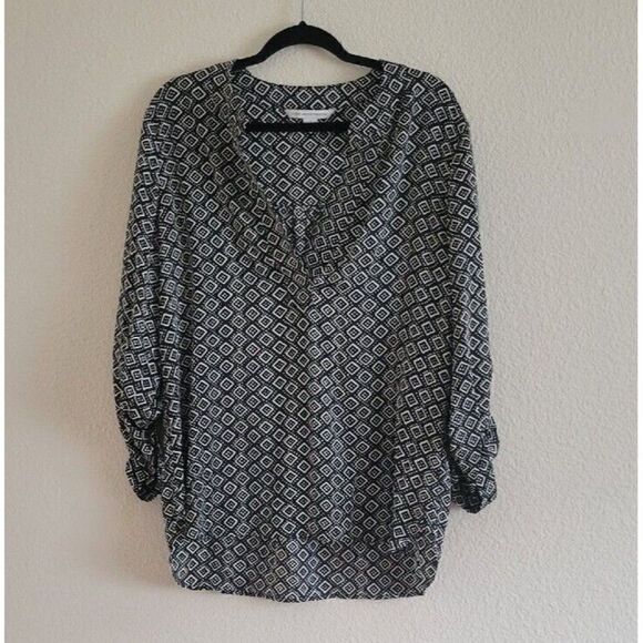 Dian Von Furstenberg Silk Roll Tab Seeve Blouse Women's Size 8 - Picture 9 of 9